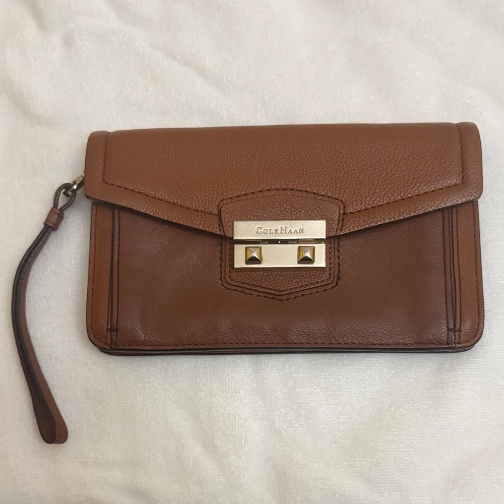 Cole Haan Tan Leather Wristlet Pre-Owned.